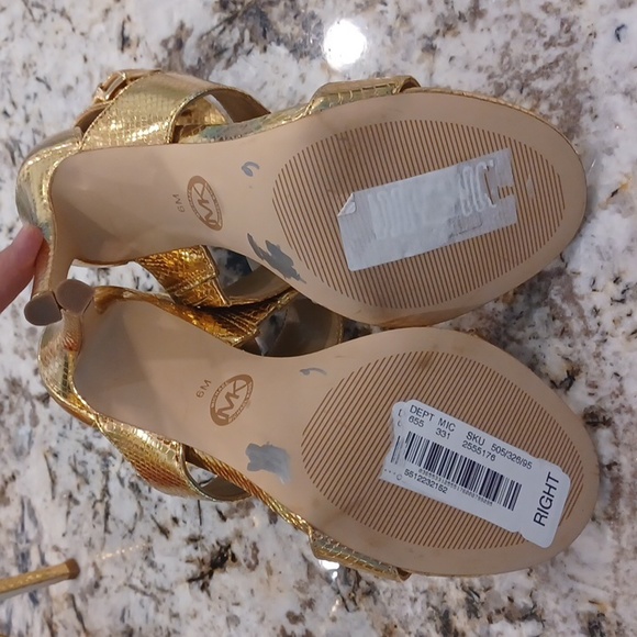 Michael Kors Amos Gold Leather & Hardware Sandals Slide Shoes Heels Pump NEW - Picture 14 of 17